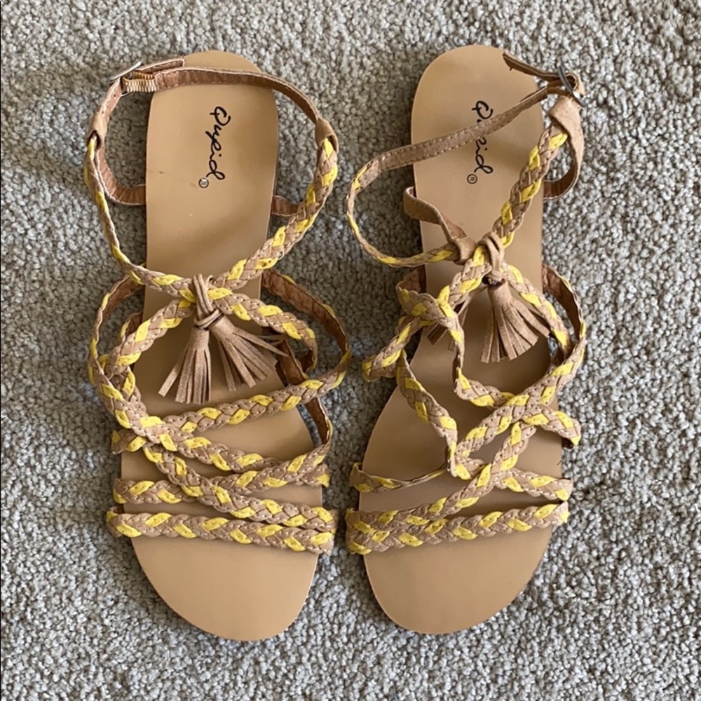 qupid tassel sandals brown yellow 10